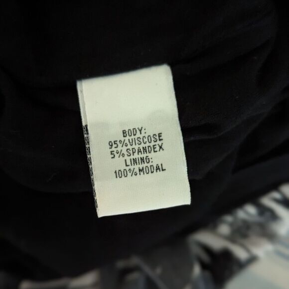 EUC - Kenneth Cole Black and White Graphic V Neck Dress with Ruching - M - Picture 5 of 6